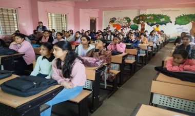 NEWS : बेटी बचाओ बेटी पढ़ाओ योजना, नीमच के इस कॉलेज में जागरूकता कार्यक्रम संपन्न, बाल विवाह रोकथाम और सह सायबर सुरक्षा के संबंध में दी जानकारियां, पढ़े खबर