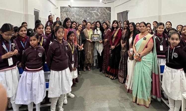 NEWS : स्वास्थ्य एवं सामाजिक जागरूकता, नीमच के इन स्कूलों में पहुंची इनरव्हील डायमंड की सदस्याएं, बालिकाओं को दी मासिक धर्म से जुड़ी अहम जानकारियां, अनुशासित जीवन जीने का संदेश भी, पढ़े खबर