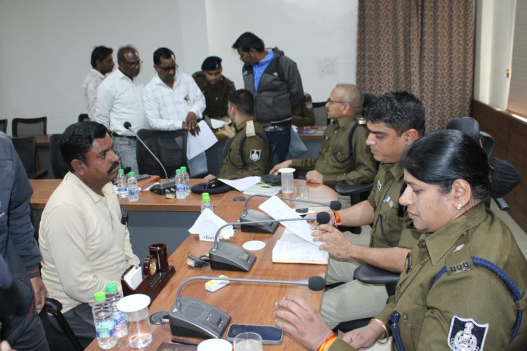 BIG NEWS : SP मंदसौर बने आमजनो की पहली पसंद,जो कोई आया इनके पास,तो नहीं लोटा वो निराश,एक के बाद एक शिकायते,और फिर उनका ऐसे तत्काल निराकरण,पढ़े ये खबर
