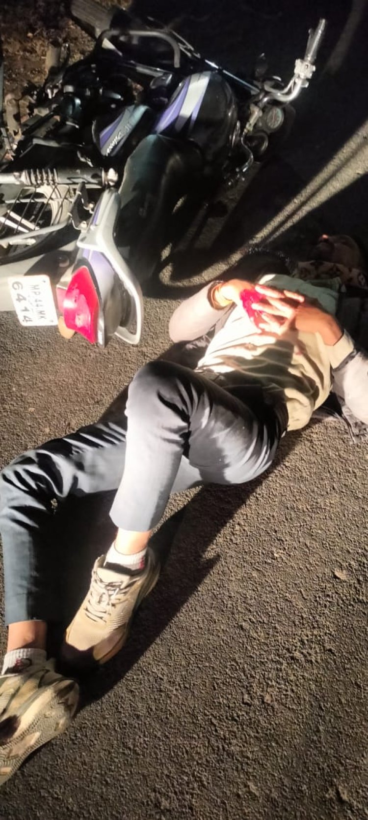 NEWS : मनासा-बावड़ा मार्ग पर बाइक दुर्घटना, युवक हुआ गंभीर घायल, 108 की सहायता से किया जिला अस्पताल रेफर, पढ़े खबर