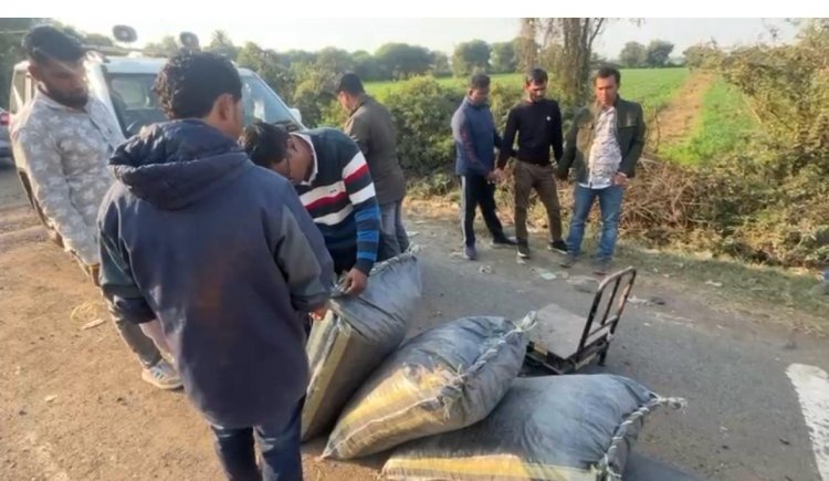 NEWS : मंदसौर में CBN की बड़ी कार्रवाई: 97 किलो पोस्ता भूसा जब्त,बोलेरो पिकअप समेत एक तस्कर गिरफ्तार,खुफिया सूचना पर CBN की संयुक्त टीम ने टोल प्लाजा पर घेराबंदी कर पकड़ा नशे से भरा वाहन, राजस्थान ले जाया जा रहा था मादक पदार्थ,पढ़े ये खबर