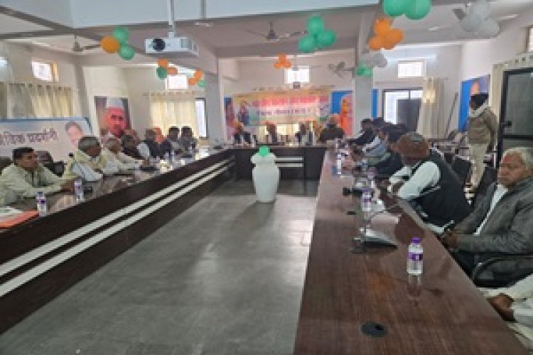 NEWS: भारतीय किसान संघ की बैठक में पद्मश्री हुकुमचंद पाटीदार का संदेश—स्वदेशी बीज से बनेगा किसान आत्मनिर्भर,पढ़े खबर