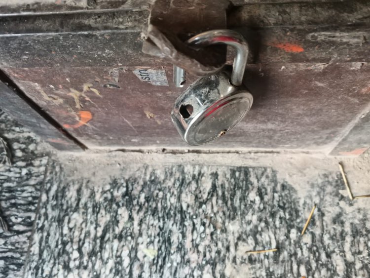 BIG NEWS : जावद बावल दरवाजा हनुमान मंदिर की दानपेटी फिर टूटी,चोर नकदी ले उड़े, कुछ दिन पहले भी हो चुकी है चोरी, श्रद्धालुओं में आक्रोश,सुरक्षा पर उठे सवाल, पढ़े ये खबर