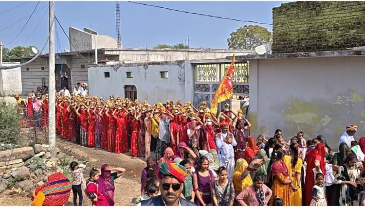 BIG NEWS : रायसिंहपुरा शिवमय… कलश यात्रा से शुरू हुआ पंचकुण्डीय रुद्र महायज्ञ,75 महिलाओं ने सिर पर मंगल कलश रख निकाली भव्य यात्रा, 51 जोड़ों ने दीं पहली आहुतियां,पढ़े ये खबर