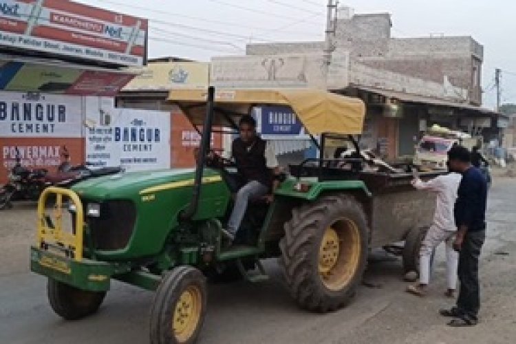 BIG NEWS: नगर परिषद की लापरवाही से सड़क पर घंटों खड़ी रही मृत पशु वाहन ट्रॉली, यातायात हुआ ठप,तो पूर्व मंडल अध्यक्ष ने दिखाई तत्तपरता,निजी प्रयास से खुलवाया रास्ता,पढ़े खबर