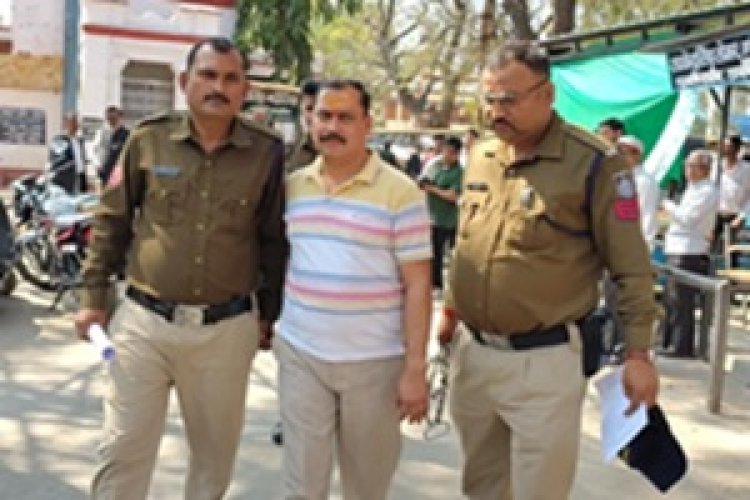 BIG NEWS: 5 लाख की डील, 30 हजार में गिरफ्तारी, लोकायुक्त के जाल में फंसे CBN सब इंस्पेक्टर मधुसूदन पाठक, 5 साल की जेल ,पढ़ें खबर