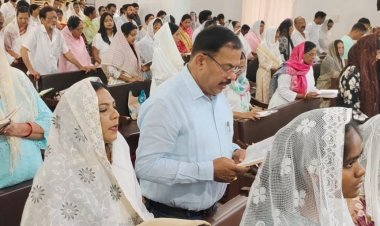 NEWS: त्याग, प्रेम और क्षमा का संदेश, नीमच के आशीष भवन चर्च में गुड फ्राइडे पर उमड़ा आस्था का सैलाब, प्रभु यीशु के सात वचनों ने भाव-विभोर किया माहौल, पढ़े खबर 