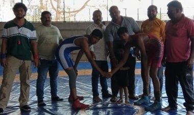 NEWS: नीमच के अखाड़े में गूंजा ऐतिहासिक दंगल, फ्रीस्टाइल कुश्ती में 6 पहलवानों ने मचाया तहलका, तो ग्रीको-रोमन शैली में इन्होंने दिखाया दम,अब सागर में होगा मुकाबला,पढ़े खबर