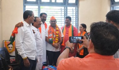 BIG NEWS : रामपुरा में बड़ा राजनीतिक उलटफेर: कांग्रेस के दिग्गज सम्राट दीक्षित ने थामा भाजपा का दामन,विधायक अनिरुद्ध मारु सहित भाजपा नेताओं की मौजूदगी में ग्रहण की सदस्यता,पढ़े ये खबर