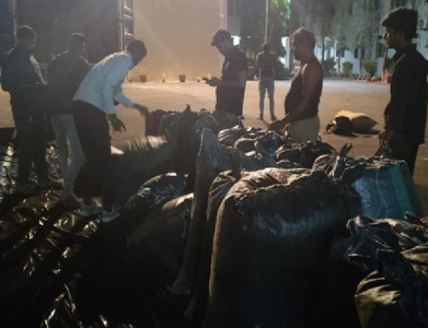 BIG NEWS : कंटेनर में भरा अवैध मादक पदार्थ, फिर मंदसौर से राजस्थान के सफर की शुरुआत, पर हर्कियाखाल फंटा आते ही CBN ने घेरा, लाल मिर्च की आड़ में नशा तस्करी का भंडाफोड़, 400 किलो से ज्यादा डोडाचूरा जब्त, उत्तराखंड का तस्कर भी गिरफ्तार, पढ़े खबर