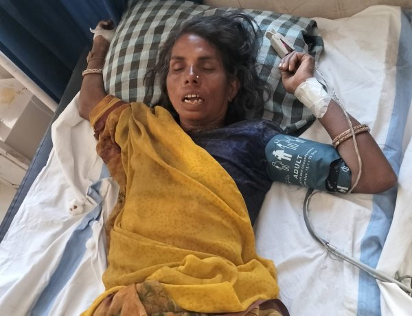 BREAKING NEWS:शहर की मुख्य सड़क,बेहोशी अवस्था में मिली अज्ञात महिला,सूचना पर पहुंची एम्बुलेंस ने पहुंचाया अस्पताल,ICU में चल रहा इलाज, तो परिजनों की तलाश में जुटी पुलिस,पढ़े खबर