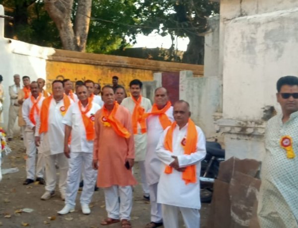 NEWS: “जय परशुराम के जयघोष से गूंजा रामपुरा!” भव्य शोभायात्रा में उमड़ा जनसैलाब, जगह-जगह पुष्पवर्षा और जोरदार स्वागत, पढ़े खबर 