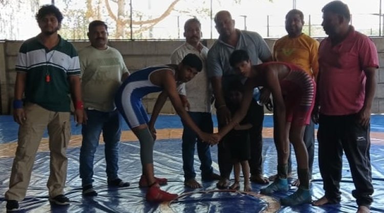 NEWS: नीमच के अखाड़े में गूंजा ऐतिहासिक दंगल, फ्रीस्टाइल कुश्ती में 6 पहलवानों ने मचाया तहलका, तो ग्रीको-रोमन शैली में इन्होंने दिखाया दम,अब सागर में होगा मुकाबला,पढ़े खबर