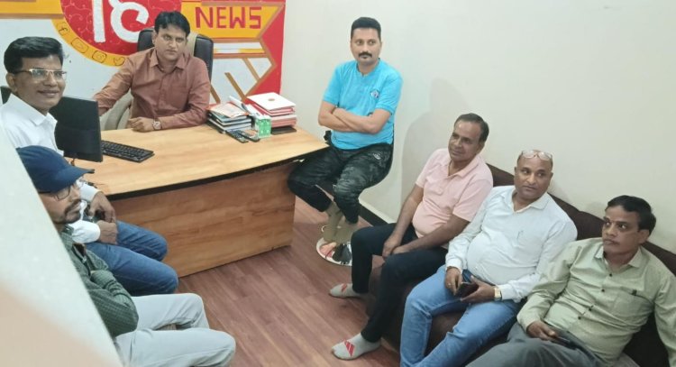 BIG NEWS : नीमच जिला प्रेस क्लब की बैठक में बड़े निर्णय,गतिविधियों को गति देने और संगठन मजबूत करने पर फोकस, होने जा रहा बड़ा आयोजन, पढ़े ये खबर