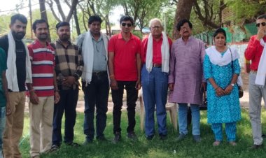 BIG NEWS: मजदूरों का फूटा गुस्सा!” मई दिवस पर नीमच में सीटू का बड़ा प्रदर्शन, सरकारी नीतियों के खिलाफ उठी बुलंद आवाज, गांधी वाटिका बनी संघर्ष का मैदान