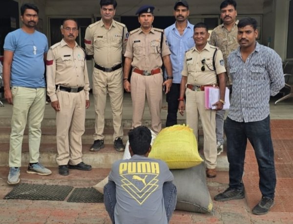 BIG NEWS : 65 किलो डोडाचूरा के साथ तस्कर गिरफ्तार, मंदसौर पुलिस की बड़ी कार्रवाई… बोलेरो में भरकर सप्लायर तक पहुंचाने जा रहा था माल, पढ़े खबर