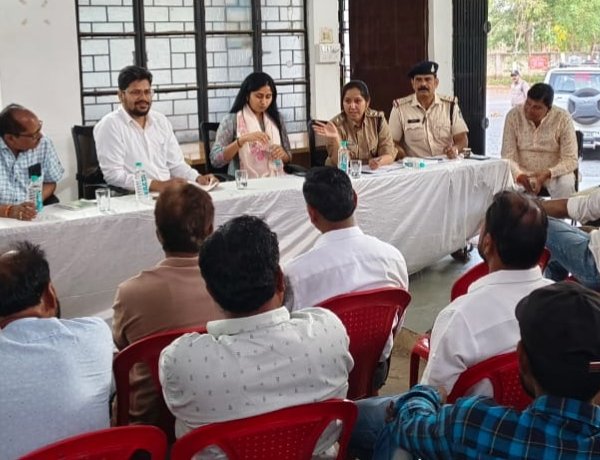 NEWS: त्योहार से पहले रामपुरा थाना परिसर में हुई अहम बैठक, शांति और सुरक्षा को लेकर बनी रणनीति, पढ़े खबर