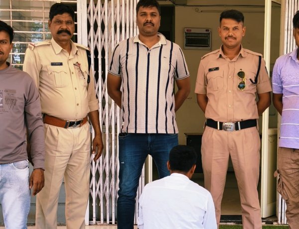 BREAKING NEWS: 3 किलो अफीम तस्करी मामले में बड़ी कार्रवाई, फरार आरोपी पुलिस के हत्थे चढ़ा NDPS एक्ट के मामले में रतनगढ़ पुलिस को मिली सफलता, मुखबिर की सूचना पर राजस्थान से दबोचा आरोपी, पढ़े खबर