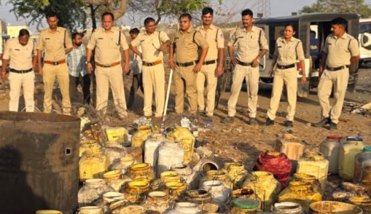 BIG NEWS : मंदसौर आबकारी का एक्शन, बानीखेड़ी में अवैध शराब फैक्ट्री पर छापा, 30 लीटर कच्ची शराब,1500 KG महुआ लहान और भट्टी सामग्री जब्त, पढ़े खबर