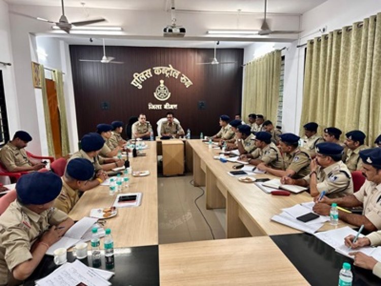 BIG NEWS: “अपराधियों पर जीरो टॉलरेंस… महिलाओं-बच्चों की सुरक्षा सर्वोच्च प्राथमिकता” नवागत एसपी राजेश व्यास ने संभाली कमान, नीमच पुलिस अफसरों की पहली बड़ी बैठक में दिए सख्त निर्देश, पढ़े खबर