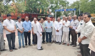BIG NEWS: पिपलिया स्टेशन को रेलवे का बड़ा जंक्शन बनाने की मांग तेज, नई रेल लाइन से लेकर कई ट्रेनों के ठहराव हेतु रेल मंत्री और डीआरएम को भेजा गया विस्तृत ज्ञापन, पढ़े खबर