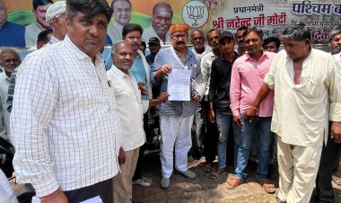 BREAKING NEWS :"जीरन में आखिर किस बात ने मचा दिया हड़कंप? क्यों सैकड़ों किसान पहुंचे विधायक के दरबार में, किस प्रस्ताव ने बढ़ा दी जमीन, बगीचों और खेती को लेकर बड़ी चिंता?", जाने क्या है पूरा मामला पढ़े ये खबर