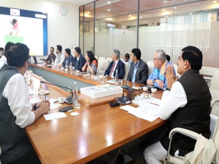 BIG NEWS: 2000 करोड़ के निवेश से पीथमपुर में लगेगा दक्षिण एशिया का सबसे बड़ा हेलियन प्लांट, मुख्यमंत्री डॉ. मोहन यादव ने किया वर्चुअल भूमिपूजन, 1000 से अधिक युवाओं को मिलेगा रोजगार, पढ़े खबर