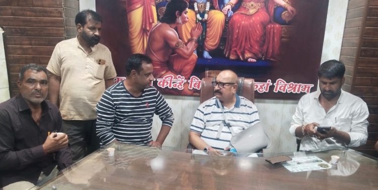 BIG NEWS: जीरन तालाब के विकास कार्य को नुकसान पहुंचाने पर फूटा जनाक्रोश, BJP दक्षिण मंडल अध्यक्ष मदन गुर्जर और नपा उपाध्यक्ष मुकेश राव तावरे ने संभाला मोर्चा! किसानों के साथ पहुंचे विधायक दिलीप सिंह परिहार के पास, दोषियों पर कड़ी कार्रवाई की उठी मांग, पढ़ें खबर