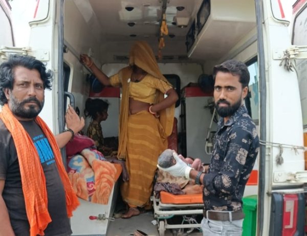BREAKING NEWS: रास्ते में गूंजीं नवजात की किलकारियां: रेफर की गई प्रसूता की 108 एंबुलेंस में हुई सुरक्षित डिलीवरी, पायलट और ईएमटी ने बचाई मां-बच्चे की जान, पढ़े खबर