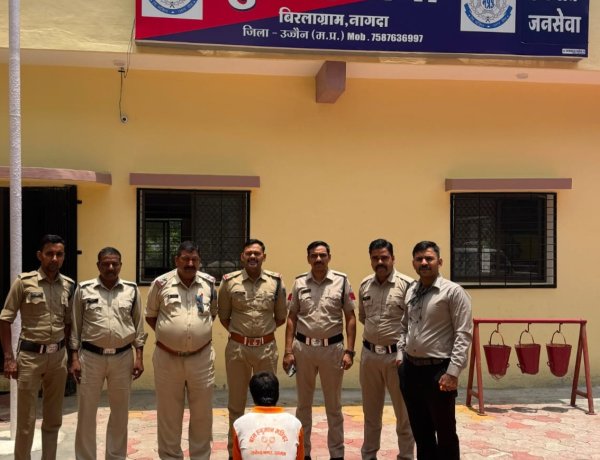 BIG NEWS: 36 घंटे में उज्जैन पुलिस का बड़ा एक्शन, गला रेतकर हत्या की कोशिश करने वाला आरोपी गिरफ्तार, वारदात में इस्तेमाल उस्तरा और दाढ़ी बनाने का औजार जब्त, पढ़े खबर