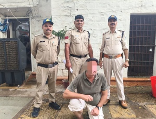 BREAKING NEWS : मंदसौर शहर कोतवाली थाना पुलिस का ड्रग्स माफियाओं पर बड़ा प्रहार, 500 ग्राम MD और अफीम तस्करी केस में 'बाबू सिंधी' गिरफ्तार, अब तक 7 आरोपी सलाखों के पीछे, पढ़े खबर