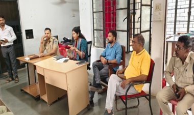 NEWS: 40वें मोहर्रम पर्व को लेकर प्रशासन अलर्ट, रामपुरा थाना परिसर में शांति समिति की बैठक संपन्न; सौहार्द और भाईचारे के साथ त्योहार मनाने की अपील, पढ़े खबर