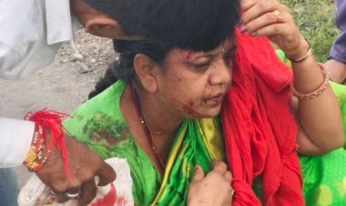 BIG NEWS: कॉलेज के सामने ‘मौत का झटका’! गतिरोधक पर बाइक का बिगड़ा संतुलन, महिला हुई घायल, रोजाना हादसों के बावजूद जिम्मेदार बेखबर, आखिर कब जागेगा विभाग?, पढ़े नरेंद्र राठौर की ये खबर