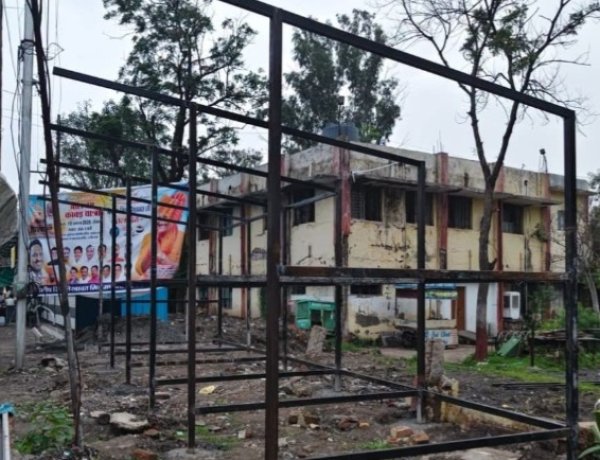 BIG NEWS: नागदा नपा की जमीन पर चद्दरों की ‘दुकानदारी’! अधिकारियों की नाक के नीचे 5 शेड खड़े, बोले—हमें पता ही नहीं, पढ़े खबर