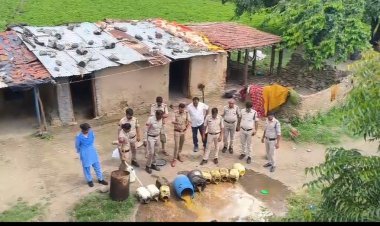 BIG NEWS: अफजलपुर में शराब के अवैध अड्डों पर पुलिस का शिकंजा, ताबड़तोड़ छापेमारी में 200 लीटर लहान व भट्टी ध्वस्त, 42 लीटर महुआ शराब जब्त, 4 आरोपी दबोचे, पढ़े खबर