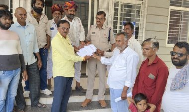 NEWS: डूंगलावदा में देवनारायण भगवान के बोर्ड को कचरे में फेंकने पर आक्रोश, OBC महासभा ने पुलिस से की सख्त कार्रवाई की मांग, पढ़े खबर