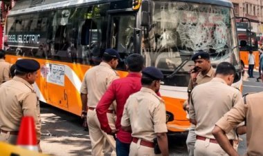 BREAKING NEWS: मध्यप्रदेश में PM ई-बस का कहर! बेकाबू होकर ऑटो समेत राहगीरों को दिया कुचला, 1 की हुई मौत 3 गंभीर घायल, हादसे के बाद भड़का आक्रोश,तो गुस्साई भीड़ ने तोड़े कांच,पढ़े खबर