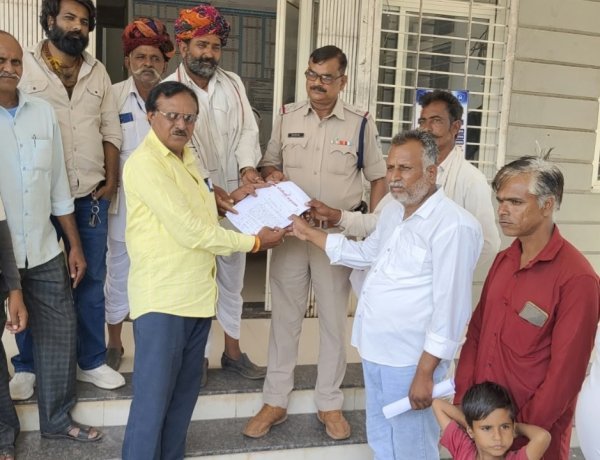 NEWS: डूंगलावदा में देवनारायण भगवान के बोर्ड को कचरे में फेंकने पर आक्रोश, OBC महासभा ने पुलिस से की सख्त कार्रवाई की मांग, पढ़े खबर