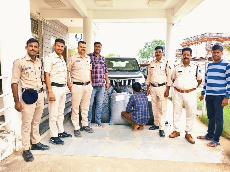 ​BIG CRIME BUST: आधी रात को MP-राजस्थान बॉर्डर पर रतनगढ़ पुलिस की घेराबंदी... जंगल की तरफ भागा एक शख्स, दूसरा मौके पर ही पकड़ाया! जब खुली बोलेरो नियो तो उड़ गए होश, आखिर 7 रहस्यमयी कट्टों का क्या है सच? पढ़ें पूरी खबर...