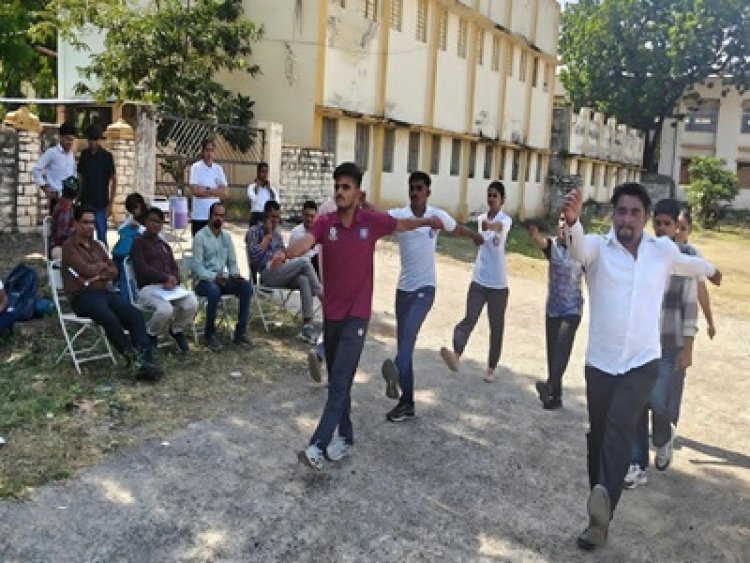 NEWS: प्री-आरडी परेड के लिए नीमच से वैभव साहू और योगेश्वरी कछावा का विश्वविद्यालय स्तर पर चयन, पढ़े खबर